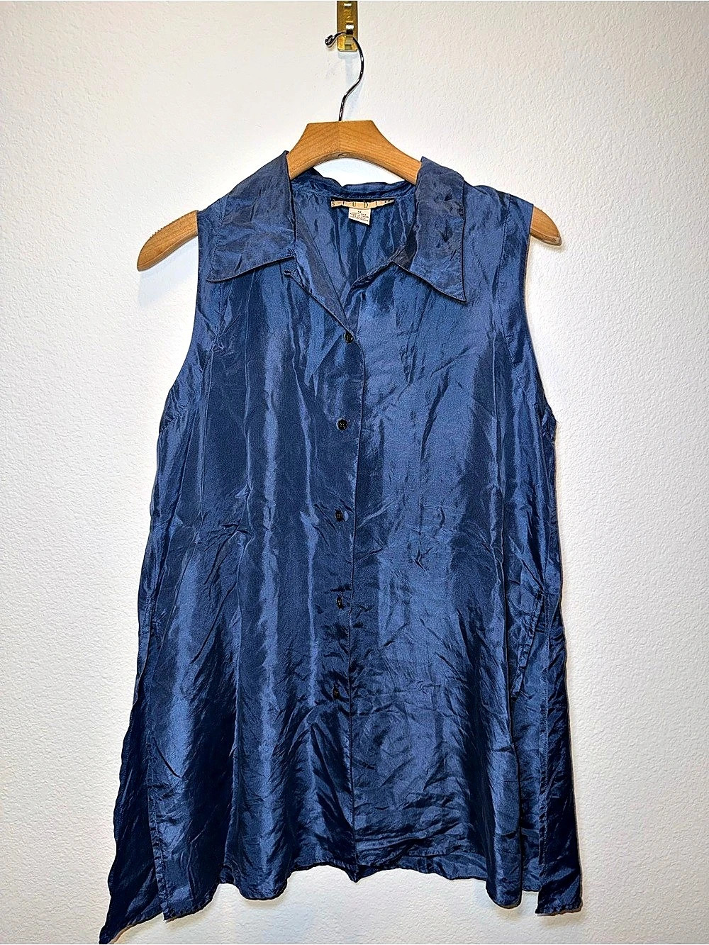 New York Studio 100% Silk Sleeveless Button-Up Blouse navy blue medium
